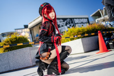 【コスプレ】伊織もえが「コミケ105」にて圧巻の存在感放つ!会場に一瞬だけ現れた『NIKKE』SSRラピで魅せる【写真5枚】 画像