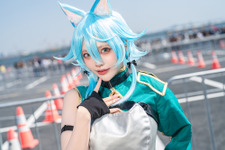 【コスプレ】“猫耳×シノン”が反則級の可愛さ!イタズラ好きな表情で奔放なポージングを見せる美女レイヤーが最高すぎた【写真8枚】 画像